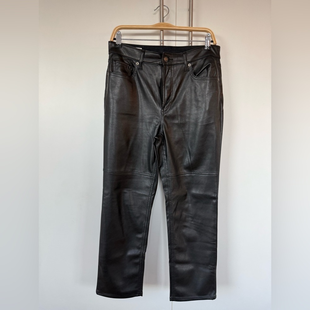 GAP CHEEKY STRAIGHT HIGH RISE VEGAN LEATHER JEANS - size 29 Short
